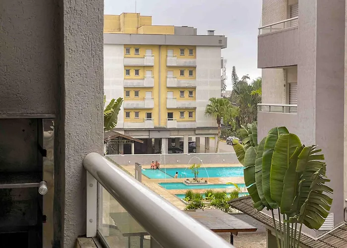 Apartamento Ubatuba, Ar, Varanda Gourmet, Piscinas E 300Mt Praia