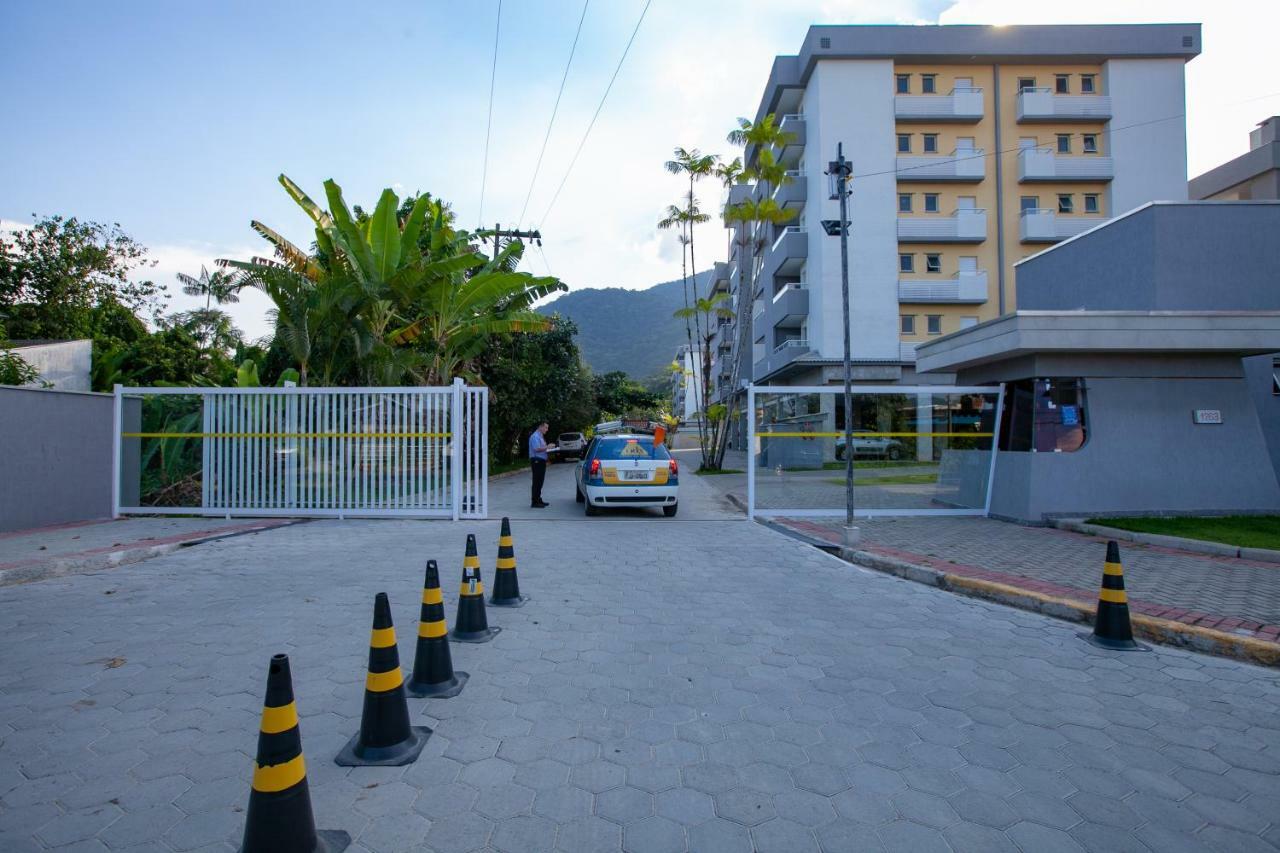Apartment Ubatuba, Ar, Varanda Gourmet, Piscinas E 300mt Ubatuba