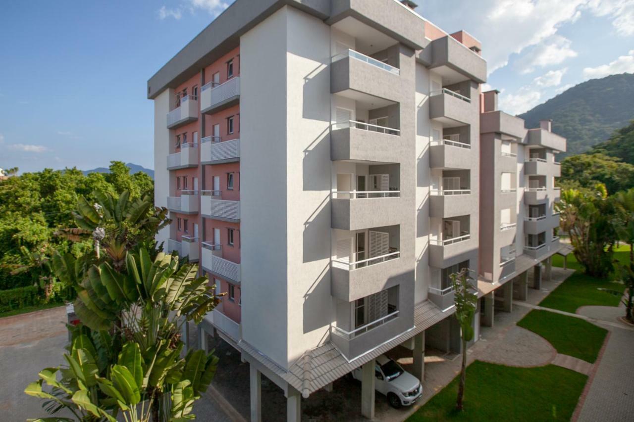 Apartment Ubatuba, Ar, Varanda Gourmet, Piscinas E 300mt *