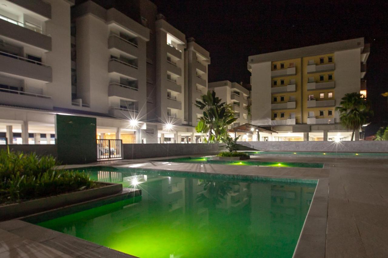 Apartment Ubatuba, Ar, Varanda Gourmet, Piscinas E 300mt Ubatuba